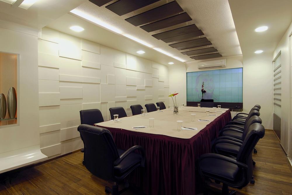 Hotel Planet Residency Mumbai Bagian luar foto