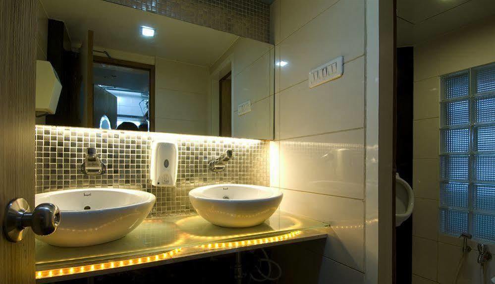 Hotel Planet Residency Mumbai Bagian luar foto