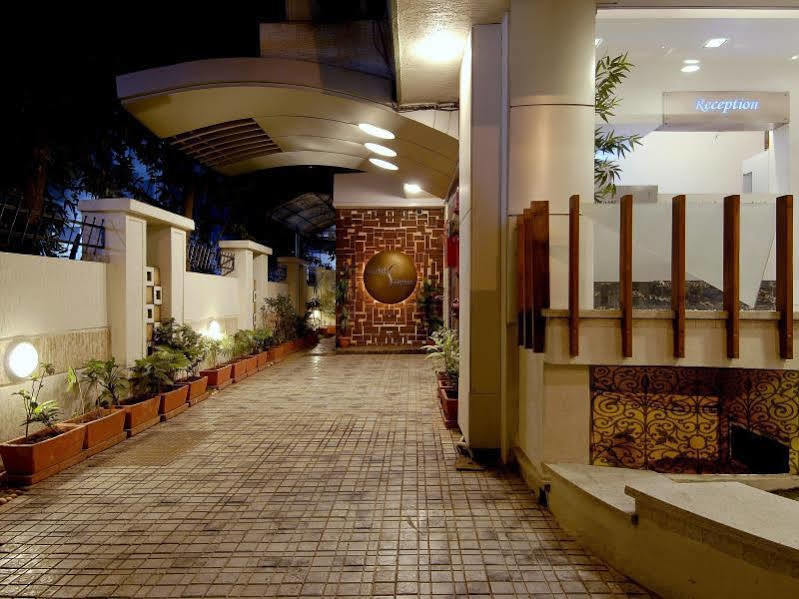 Hotel Planet Residency Mumbai Bagian luar foto