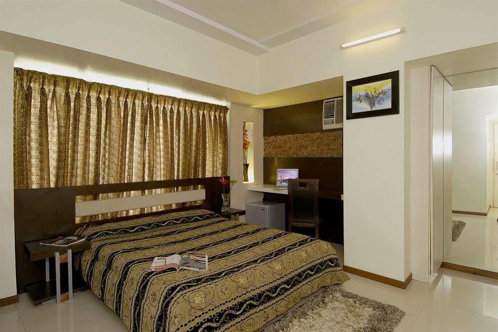 Hotel Planet Residency Mumbai Bagian luar foto